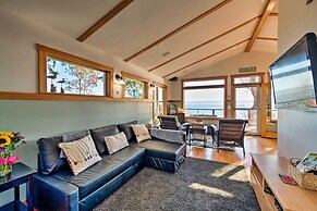 Puget Sound Escape: Private Beach & Oversized Deck