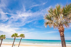 Family Friendly Oceanfront Condo w/ Pool!