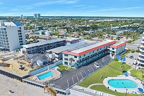 Family Friendly Oceanfront Condo w/ Pool!