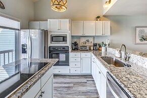 'salt & Light' Oceanfront Condo w/ Pool & Elevator