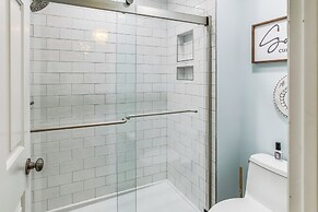 'salt & Light' Oceanfront Condo w/ Pool & Elevator