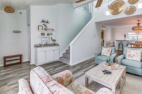 'salt & Light' Oceanfront Condo w/ Pool & Elevator