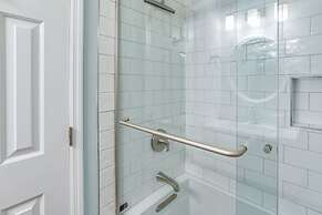 'salt & Light' Oceanfront Condo w/ Pool & Elevator