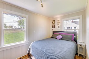 Homey Cottage With Sunroom & Smart TV!