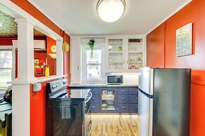 Homey Cottage With Sunroom & Smart TV!