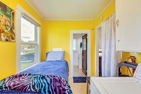Homey Cottage With Sunroom & Smart TV!