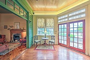 The Lilly House: Historic Glen Rose Home w/ Porch!