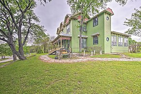 The Lilly House: Historic Glen Rose Home w/ Porch!