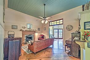 The Lilly House: Historic Glen Rose Home w/ Porch!