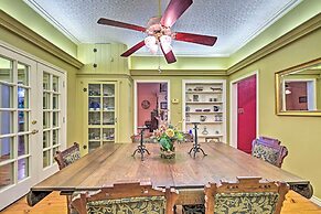 The Lilly House: Historic Glen Rose Home w/ Porch!