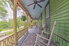 The Lilly House: Historic Glen Rose Home w/ Porch!
