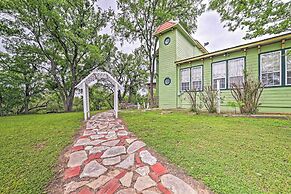 The Lilly House: Historic Glen Rose Home w/ Porch!