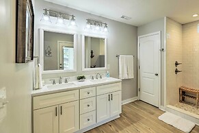 Beaufort Pad w/ Patio: 3 Blocks to Waterfront!