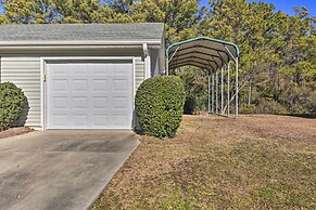 Beaufort Pad w/ Patio: 3 Blocks to Waterfront!