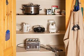 'lazy Bear Lodge' in Florissant w/ Mountain Views!