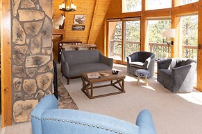 'lazy Bear Lodge' in Florissant w/ Mountain Views!