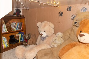 'lazy Bear Lodge' in Florissant w/ Mountain Views!