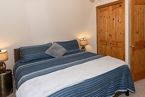 'lazy Bear Lodge' in Florissant w/ Mountain Views!