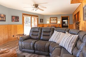 'lazy Bear Lodge' in Florissant w/ Mountain Views!