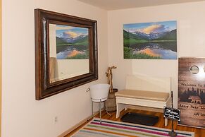 'lazy Bear Lodge' in Florissant w/ Mountain Views!
