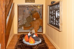 'lazy Bear Lodge' in Florissant w/ Mountain Views!