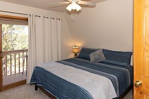 'lazy Bear Lodge' in Florissant w/ Mountain Views!