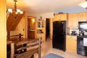 'lazy Bear Lodge' in Florissant w/ Mountain Views!