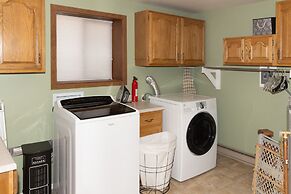 'lazy Bear Lodge' in Florissant w/ Mountain Views!