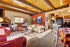 Cozy Mtn Home ~ 2 Mi to Breck Resort & Main St!