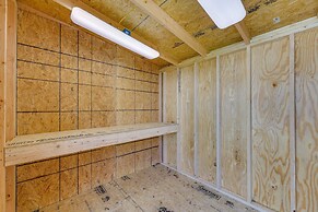 Home: Grassy Yard, Walk to Bentonville Square