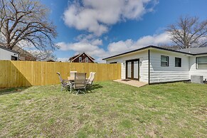 Home: Grassy Yard, Walk to Bentonville Square