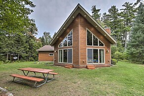 Cozy Eagle River Home w/ Paddleboard & 2 Kayaks!