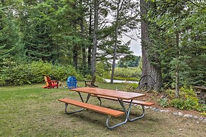 Cozy Eagle River Home w/ Paddleboard & 2 Kayaks!