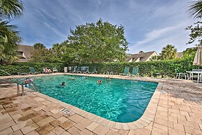 Resort Pool & Golf: Palmetto Dunes Beach Villa