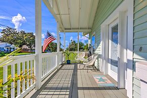 Charming Coastal Getaway, Near Beach & Pier!