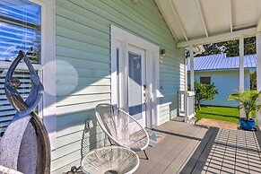Charming Coastal Getaway, Near Beach & Pier!