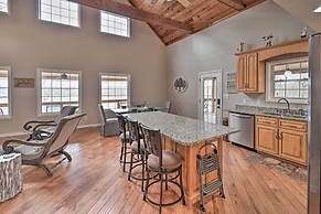 Lakefront Retreat w/ Views, Near Mammoth Cave!