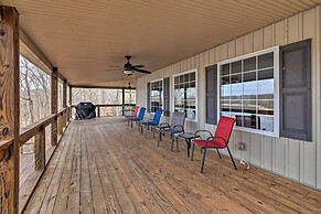 Lakefront Retreat w/ Views, Near Mammoth Cave!