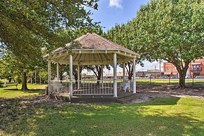 'gigi's Place' w/ Fire Pit, Half-mile to Dtwn