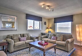 Waterfront Condo on Pier in Downtown Astoria!