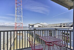 Waterfront Condo on Pier in Downtown Astoria!