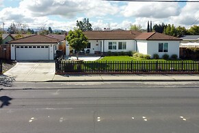 Sun-soaked Livermore Gem With Patio & Fire Pit!