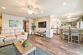 Bright and Breezy Condo, 2 Mi to Whitecap Beach!