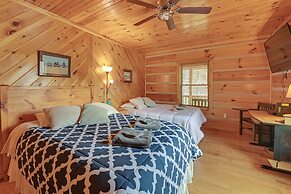 Pet-friendly Cabin w/ Hot Tub in Daniel Boone NF