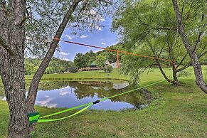 Pet-friendly Cabin w/ Hot Tub in Daniel Boone NF