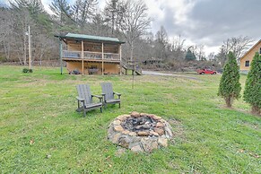 Pet-friendly Cabin w/ Hot Tub in Daniel Boone NF