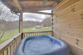 Pet-friendly Cabin w/ Hot Tub in Daniel Boone NF