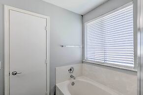 Spacious + Sunny Austin Home ~ 12 Mi to Dtwn!