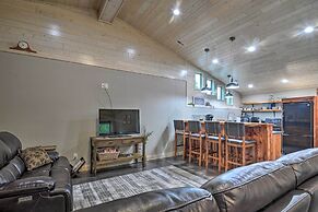 Modern Arcadia Farmhouse on 80 Acres w/ Fire Pit!