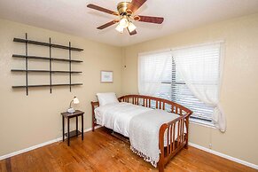 Del Rio Home w/ Lake Access & Boat Storage!